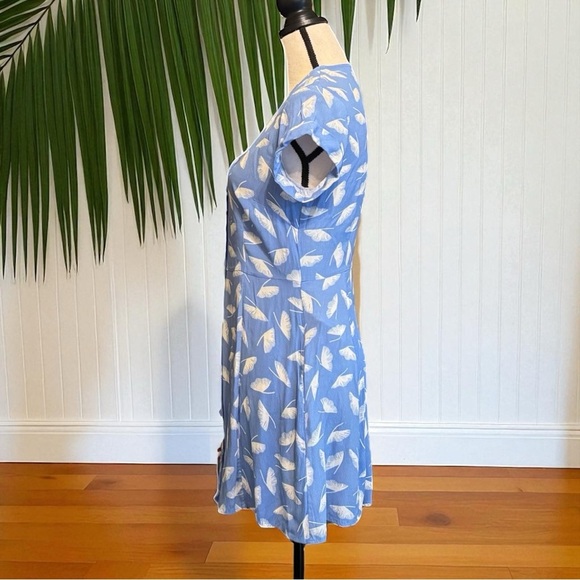CAPULET “Mabel” Mini Dress – Ginkgo Blue Feather Leaf Print – Size Small - Picture 6 of 14